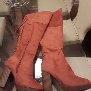 Size 10 w thigh high boots